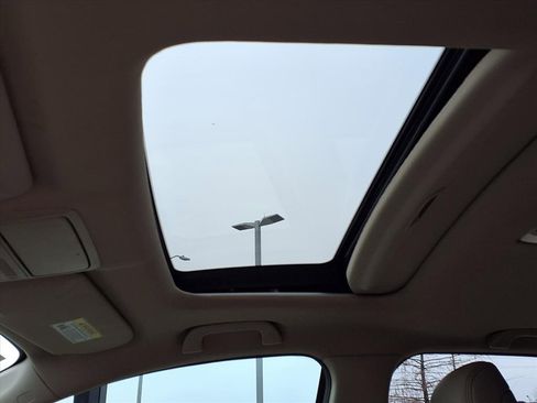 Used 2016 Honda CR-V Touring image 9