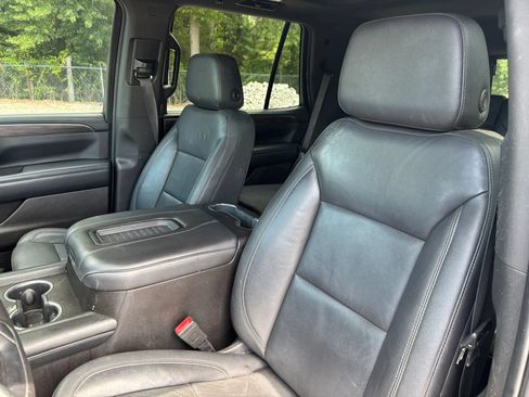 Used 2021 Chevrolet Tahoe Z71 w/ Luxury Package AWD/4WD image 11