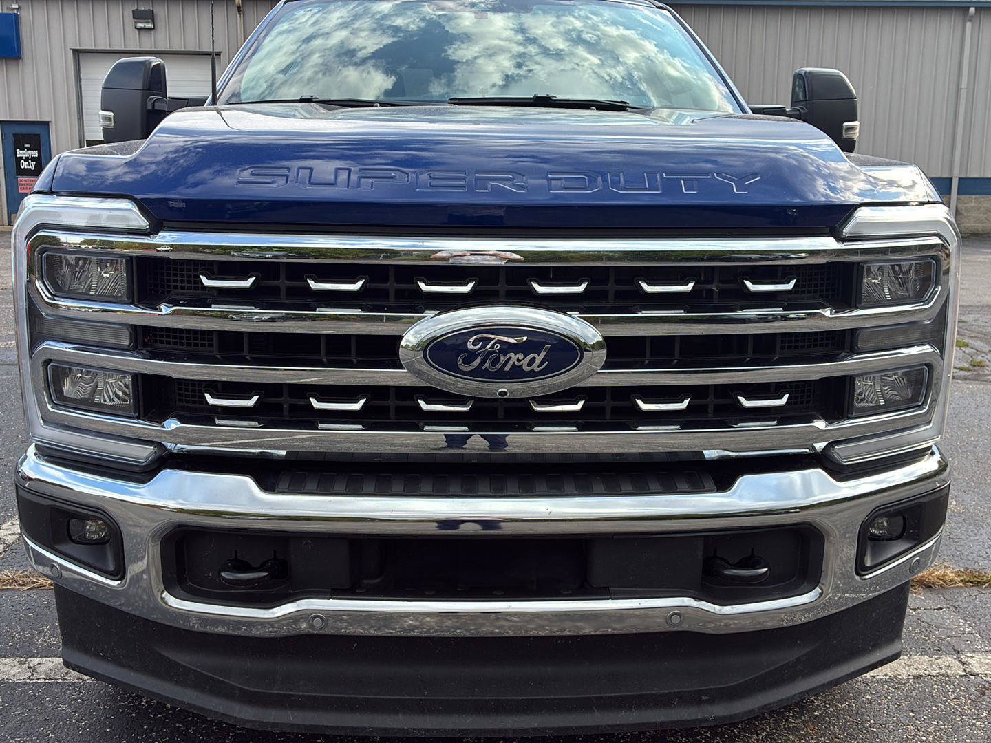 Used 2026 Ford F350 Lariat w/ Lariat Premium Package AWD/4WD image 8