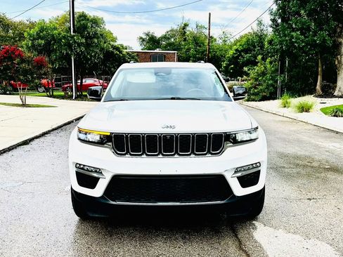 Used 2022 Jeep Grand Cherokee Limited 4xe w/ Luxury Tech Group II AWD/4WD image 8