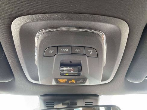Used 2025 Toyota Crown Signia AWD/4WD image 39