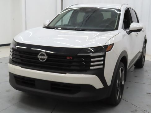 Used 2025 Nissan Kicks SR AWD/4WD image 10