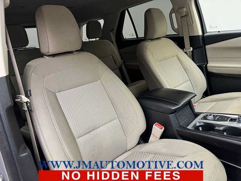 Used 2023 Ford Explorer XLT AWD/4WD image 23