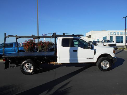 Used 2018 Ford F350 XL w/ Power Equipment Group image 3