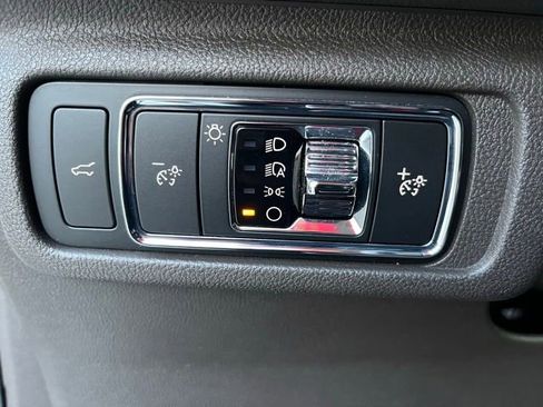 Used 2022 Lincoln Corsair Reserve w/ Equipment Group 201A image 16