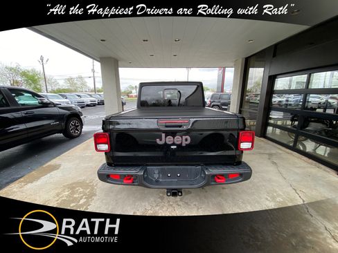 Used 2022 Jeep Gladiator Rubicon w/ Trailer Tow Package AWD/4WD image 7