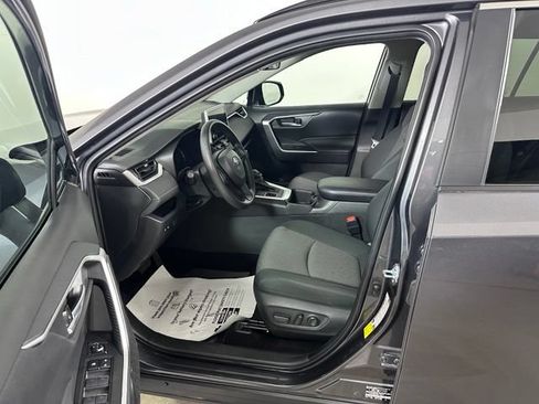 Used 2024 Toyota RAV4 XLE AWD/4WD image 17