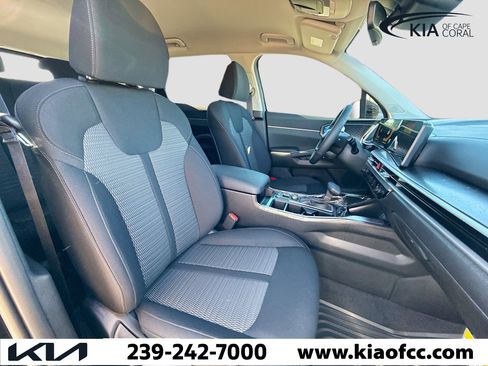 New 2026 Kia Sorento LX FWD image 12
