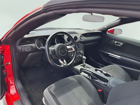 Used 2020 Ford Mustang Convertible RWD image 20