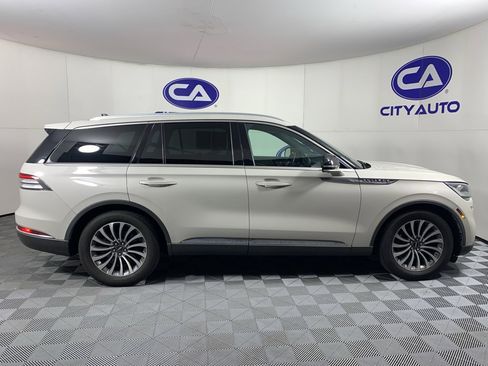 Used 2022 Lincoln Aviator Reserve w/ Elements Package Plus image 2