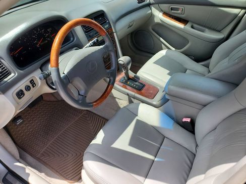 Used 2001 Lexus ES 330 FWD image 15