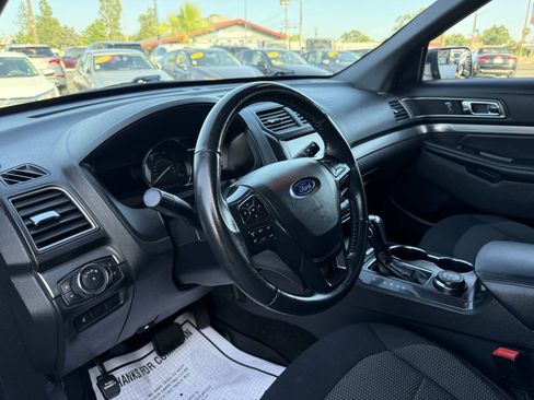 Used 2019 Ford Explorer XLT w/ Equipment Group 201A AWD/4WD image 15