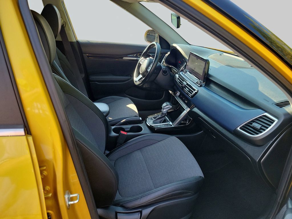 Used 2022 Kia Seltos Nightfall Edition AWD/4WD image 36