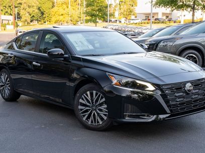 New 2025 Nissan Altima 2.5 SV w/ SV Premium Package