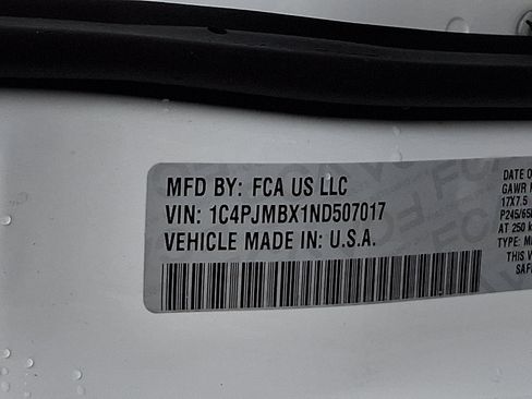 Used 2022 Jeep Cherokee Trailhawk w/ Trailer Tow Group AWD/4WD image 27