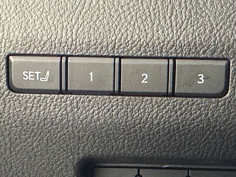 Used 2024 Lexus GX 550 AWD/4WD image 42