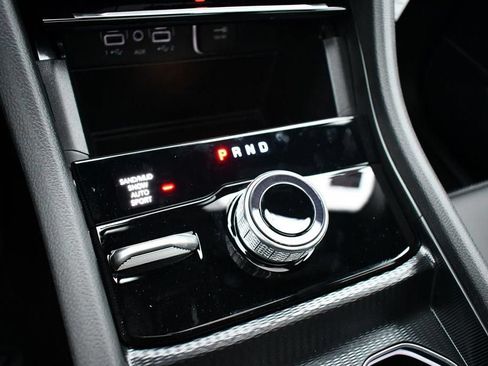 Certified 2025 Jeep Grand Cherokee Limited w/ Black Appearance Package AWD/4WD image 22