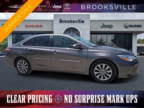 Used 2017 Toyota Camry XLE FWD image 1