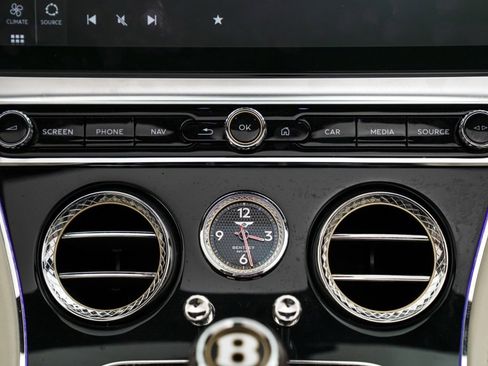 Used 2020 Bentley Continental GT image 39