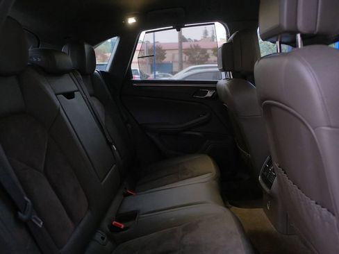 Used 2017 Porsche Macan S image 28
