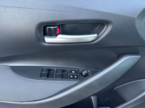 Used 2021 Toyota Corolla LE w/ LE Convenience Package FWD image 11