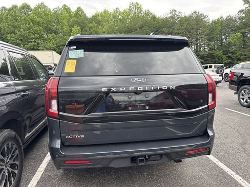 Used 2025 Ford Expedition Active AWD/4WD image 17