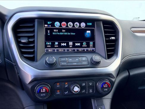 Used 2018 GMC Acadia SLE FWD image 34