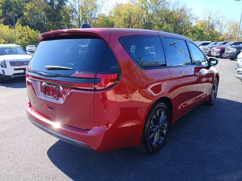 New 2026 Chrysler Pacifica Select image 6