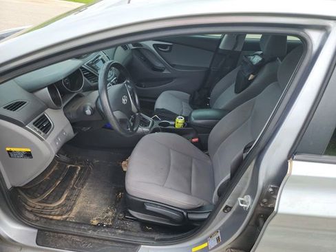 Used 2014 Hyundai Elantra SE FWD image 17