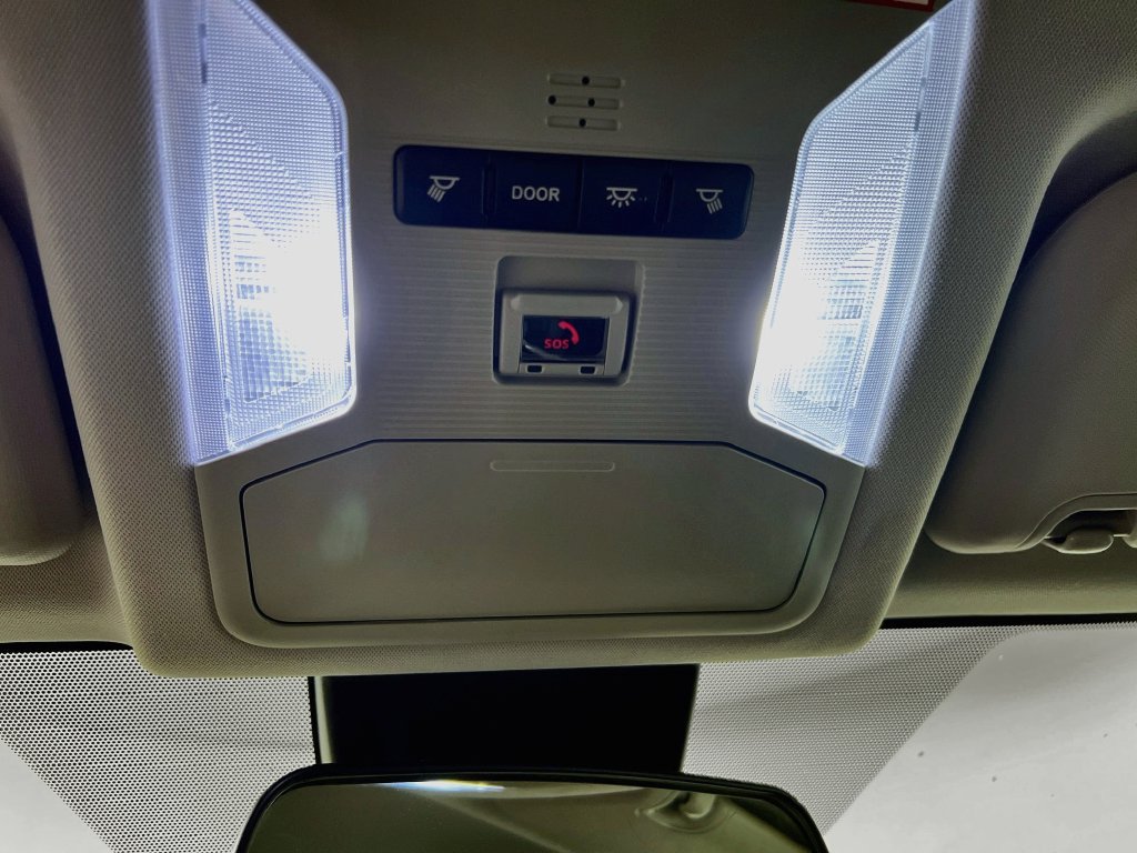 Used 2021 Toyota RAV4 LE AWD/4WD image 18