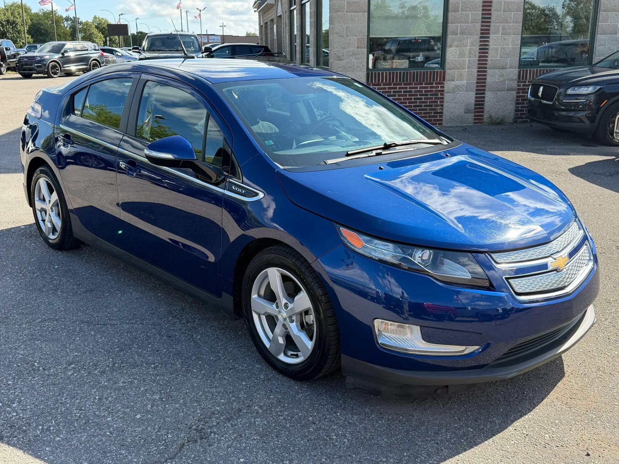 Used 2013 Chevrolet Volt w/ Comfort Package FWD image 7
