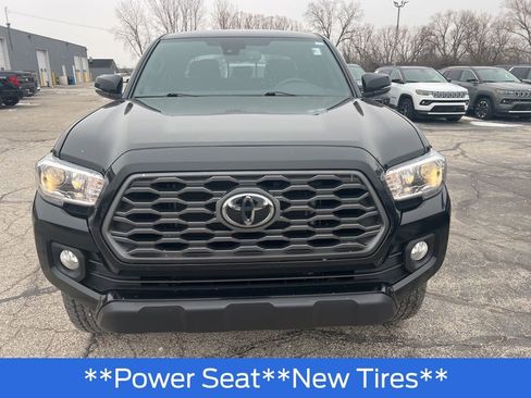 Used 2023 Toyota Tacoma TRD Off-Road image 4