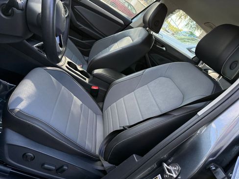 Used 2025 Volkswagen Jetta SE image 21