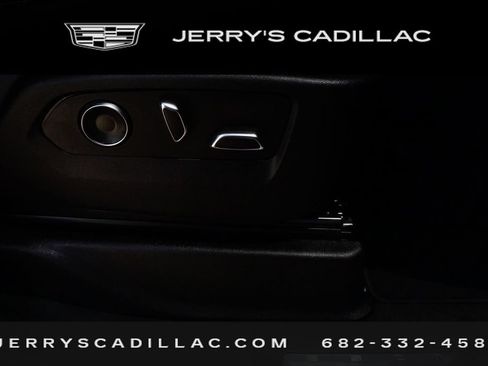 Used 2023 Cadillac Escalade Premium Luxury AWD/4WD image 30