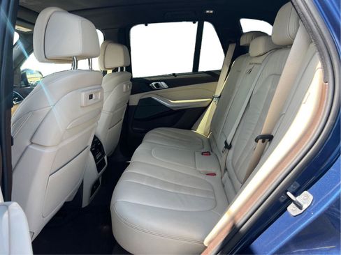 Used 2019 BMW X5 xDrive40i w/ Executive Package AWD/4WD image 11