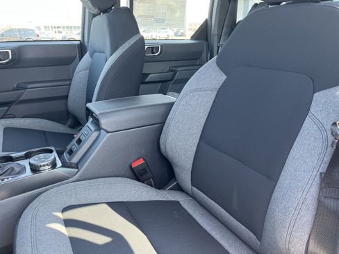 New 2025 Ford Bronco Base image 18