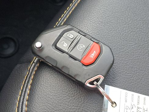 Used 2024 Jeep Wrangler Unlimited Sahara w/ Technology Group image 36