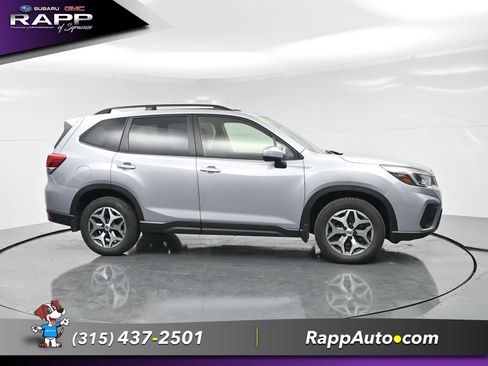 Used 2021 Subaru Forester Premium AWD/4WD image 3