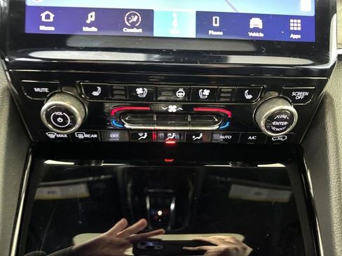 Used 2023 Jeep Grand Cherokee Overland image 23