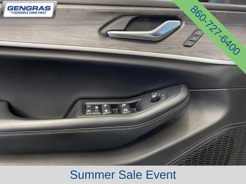 Used 2023 Jeep Grand Cherokee Limited w/ Luxury Tech Group II AWD/4WD image 13