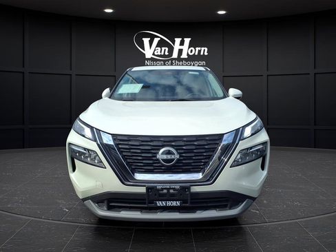 Used 2023 Nissan Rogue SV AWD/4WD image 3