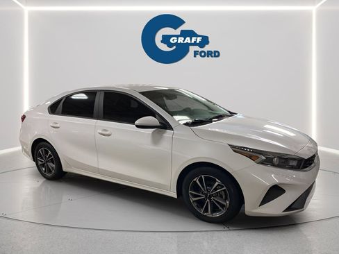 Used 2024 Kia Forte LXS FWD image 9