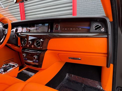 Used 2021 Rolls-Royce Phantom Extended Wheelbase image 28