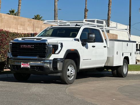 New 2025 GMC Sierra 3500 Pro w/ Convenience Package image 8