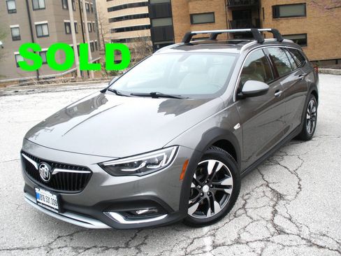 Used 2019 Buick Regal Essence w/ Driver Confidence Package I AWD/4WD image 1