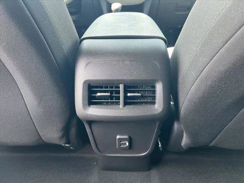 Used 2024 Chevrolet Equinox LS w/ LS Convenience Package image 17