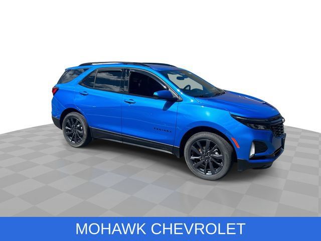 Used 2024 Chevrolet Equinox RS AWD/4WD image 2