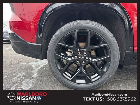 Used 2024 Chevrolet Traverse RS image 12