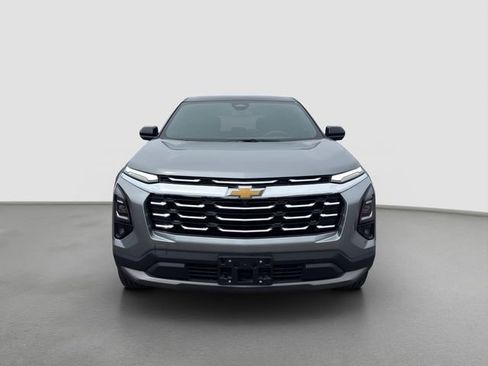 Used 2025 Chevrolet Equinox LT w/ Safety and Technology Package image 2