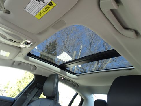 Used 2021 Volvo S60 T6 Momentum w/ Climate Package image 14